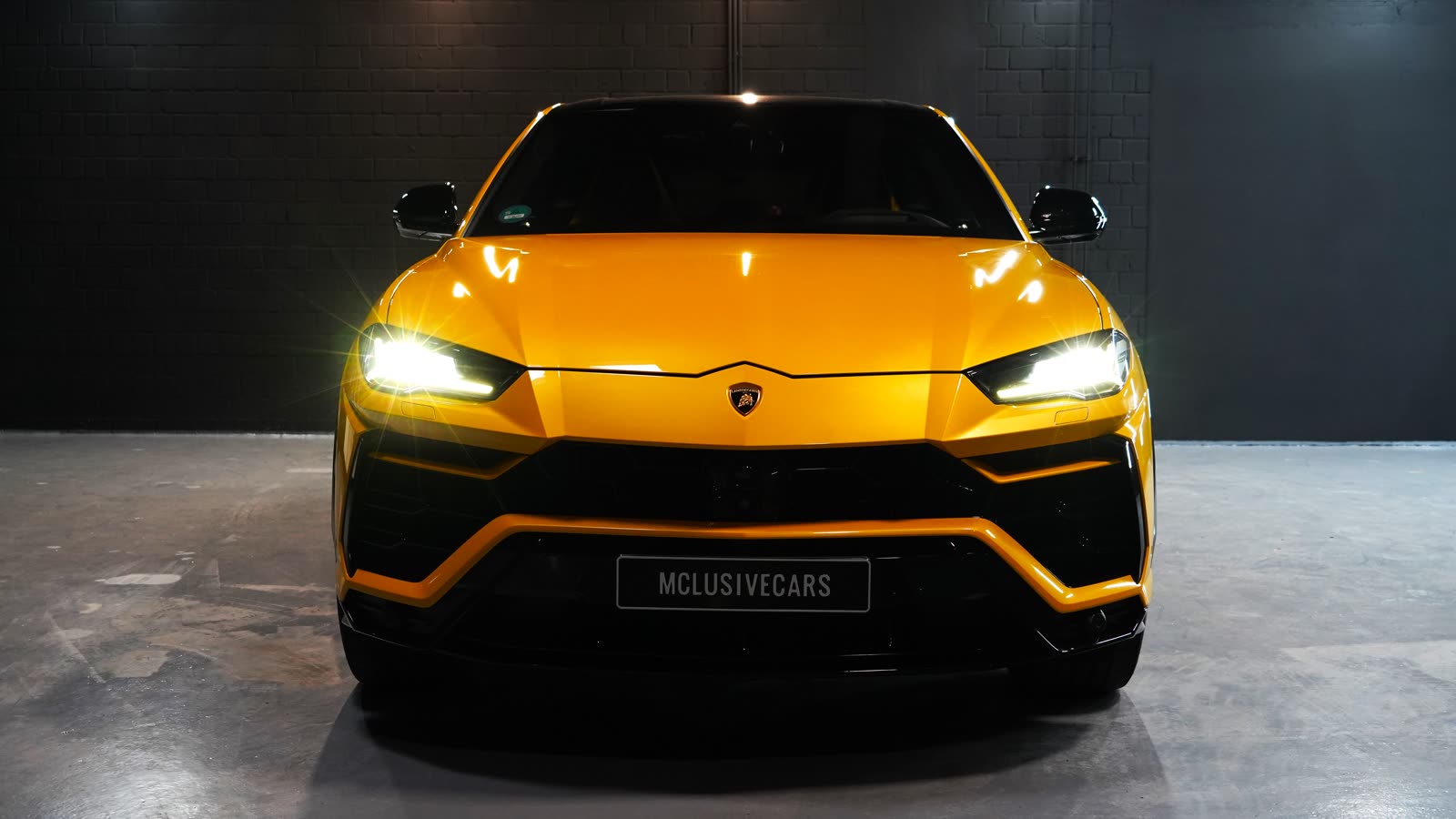 Lamborghini Urus Front